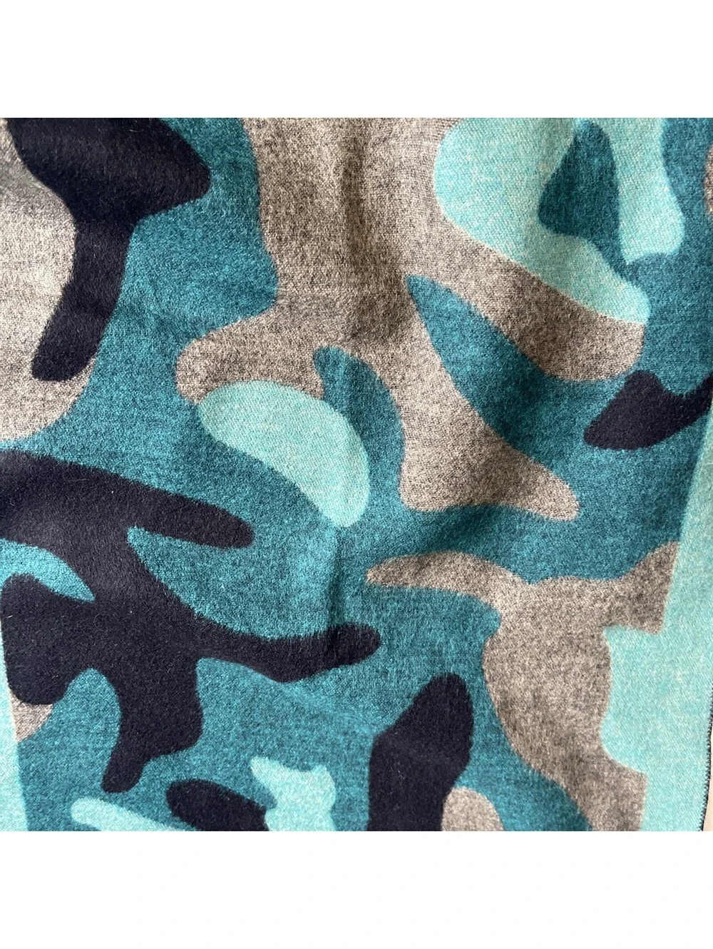 Mio Marino Men’s Cashmere Turq Camo Scarf 80”